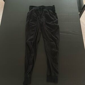 Lululemon dance studio joggers womens.